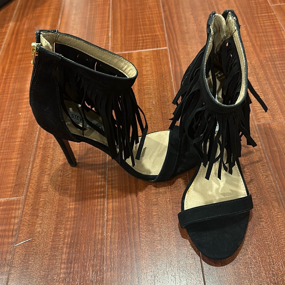 Steve Madden FRINGE HEELED SANDALS